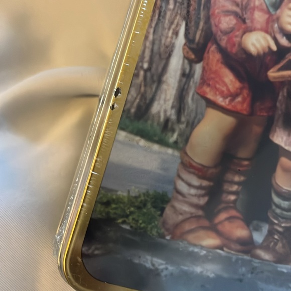 New 1993 M.J. Hummel School Boys Metal Box and 30 Sheets 15 Envelopes - Picture 6 of 6